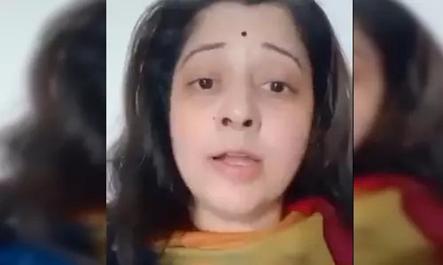 பப்ளிசிட்டி பண்ணிட்டு சுத்துற நீங்கதான் கூமுட்டை Mr.சீமான்- விளாசிய விஜயலட்சுமி