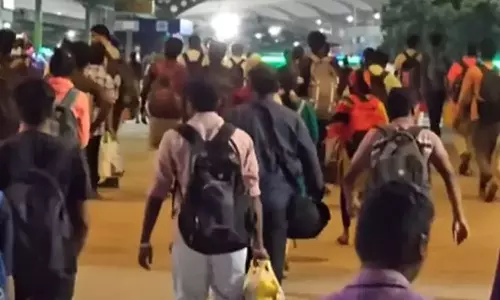 சென்னை திரும்பும் பொதுமக்கள்: பஸ் நிலையத்தில் அலைமோதும் பயணிகள் கூட்டம்