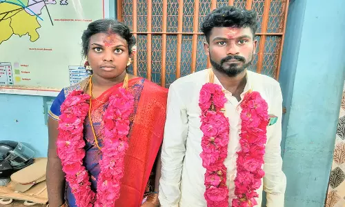 கறம்பக்குடி அருகே போலீஸ் நிலையத்தில் தஞ்சம் அடைந்த காதல் ஜோடி