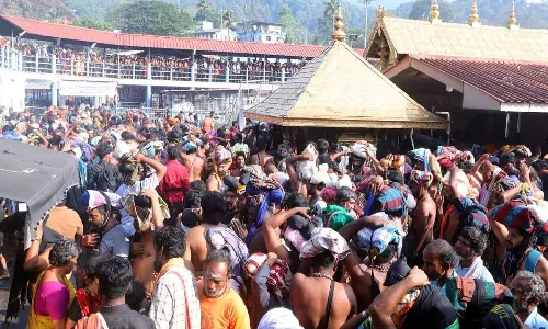 சபரிமலையில் சீசன் காலத்தில் `ஸ்பாட் புக்கிங்கில் தினமும் 10 ஆயிரம் பக்தர்களுக்கு அனுமதி