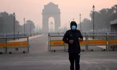 டெல்லியில் காற்று மாசு அதிகரிப்பு: நகரம் முழுவதும் புகை மண்டலம்