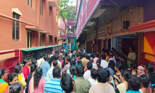 திருவொற்றியூரில் தனியார் பள்ளியில் மீண்டும் வாயு கசிவால் 4 மாணவிகள் மயக்கம்