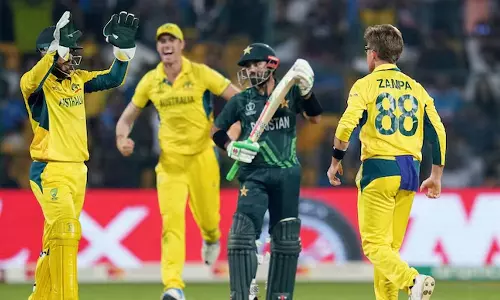 முதல் ஒருநாள் போட்டி - பாகிஸ்தானை வீழ்த்தி ஆஸ்திரேலியா அபார வெற்றி