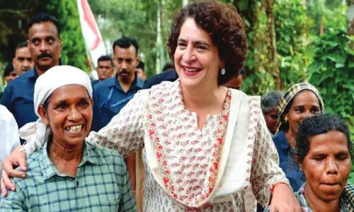 வயநாட்டில் பிரியங்கா காந்தி தீவிர பிரசாரம்