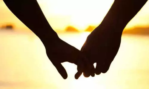 4-வது கணவரை உதறிவிட்டு வாலிபரை 5-வது திருமணம் செய்ய வந்த இளம்பெண்