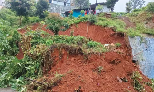 குன்னூரில் தொடரும் கனமழை: 30 வீடுகள் இடிந்து சேதம்- இருளில் மூழ்கிய 25 கிராமங்கள்