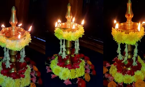 விளக்கின் எட்டு பாகத்தில் பொட்டிடுங்கள்!