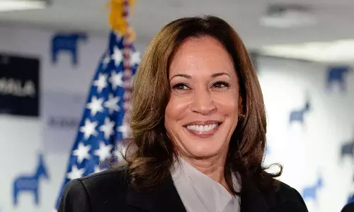 ஸ்விங் மாகாணங்களான பென்சில்வேனியா, மிச்சிகனில் கமலா ஹாரிஸ் முன்னிலை