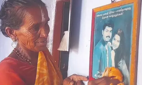 வீடு முழுவதும் விஜய்யின் புகைப்படங்கள்: நடிகர் விஜய்யை மூத்த மகனாக பாவித்து வாழும் 65 வயது ரசிகை