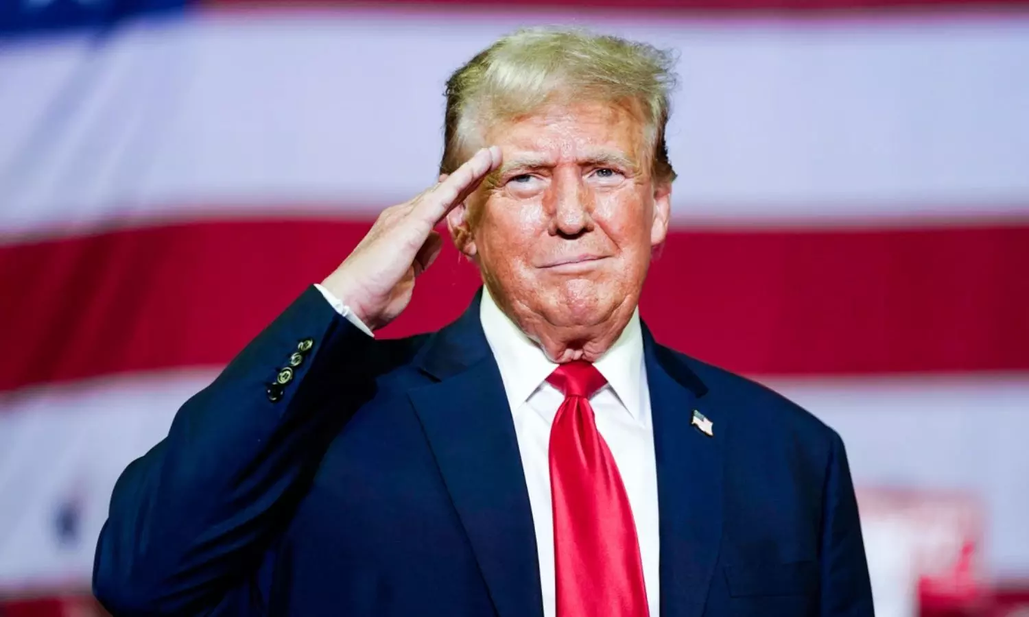 அதிபர் டிரம்ப்–ஒவ்வொருவரின் வங்கிக் கணக்கிலும் சுமார் ரூ.1.77 லட்சம் வரவு….