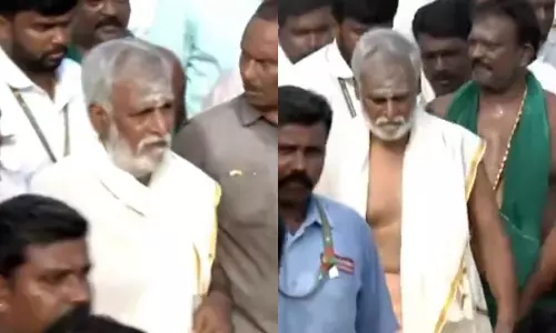 திருச்செந்தூர் சூரசம்ஹாரம் நிகழ்வில் பங்கேற்ற அமைச்சர் சேகர் பாபு