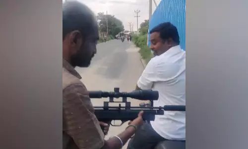 திருப்பூரில் அதிநவீன துப்பாக்கியுடன் சுற்றி திரிந்த வாலிபர் கைது