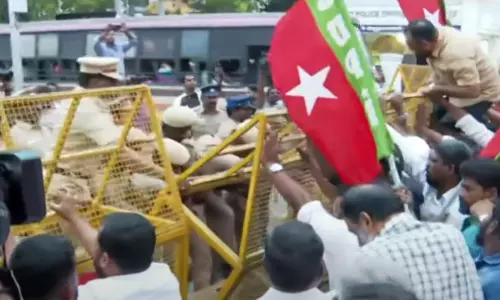 அமரன் படத்திற்கு தடை விதிக்கக் கோரி எஸ்.டி.பி.ஐ. சார்பில் போராட்டம்