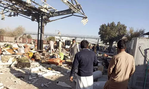 பாகிஸ்தான் ரெயில் நிலையத்தில் பயங்கர குண்டு வெடிப்பு: 24 பேர் பலி