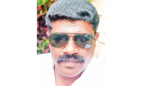 பூட்டிய வீட்டில் அழுகிய நிலையில் பிணமாக கிடந்த செல்போன் கடை உரிமையாளர்