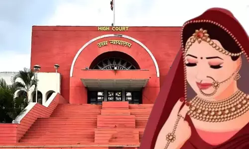 மருமகளை டிவி பார்க்க, கோவிலுக்கு தனியே செல்ல அனுமதிக்காதது கொடுமை கிடையாது- உயர் நீதிமன்றம்