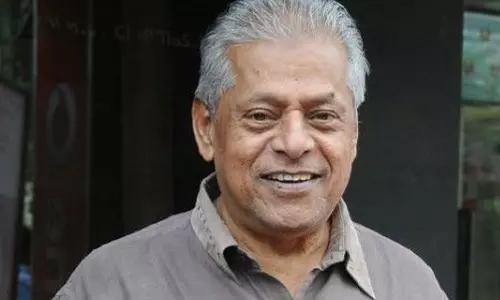 குணச்சித்திர நடிகர் டெல்லி கணேஷ் மறைவு... திரைப்பிரபலங்கள் சோகம்