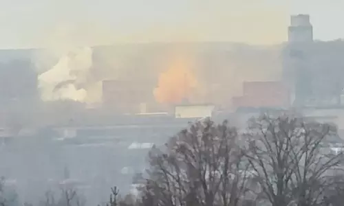 டிரோன்கள் மூலம் கடும் தாக்குதல் நடத்திய உக்ரைன்: விமான நிலையங்களை மூடிய ரஷியா