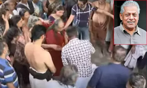 மறைந்த நடிகர் டெல்லி கணேஷின் இறுதி ஊர்வலம் தொடங்கியது