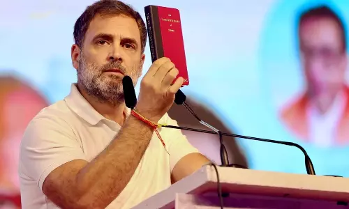 மகா. வளர்ச்சியை வேறு மாநிலத்துக்கு திருப்பும் பாஜக - ராகுல் பொய் சொல்வதாக தேர்தல் ஆணையத்தில் புகார்