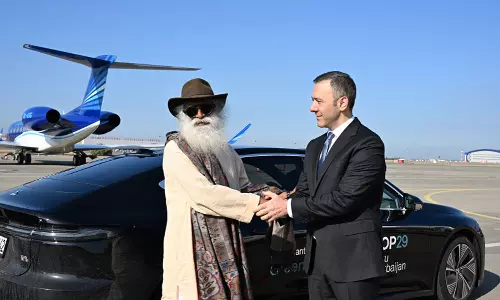 அசர்பைஜானில் சத்குருவிற்கு ராஜ மரியாதை!