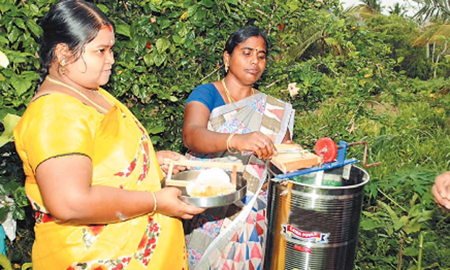 2.22 crore revolving fund for 1,480 women self-help groups, 1,480 ...