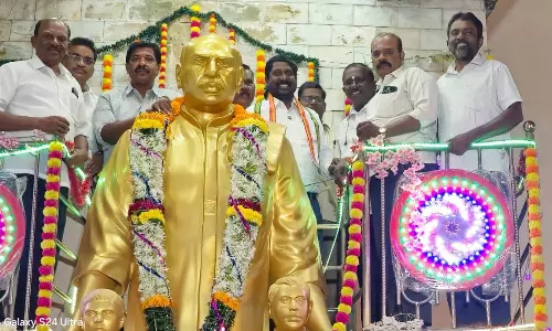மும்பையில் ஜோதி கெய்க்வாட்டுக்கு ஆதரவாக வாக்கு சேகரித்த விஜய்வசந்த்