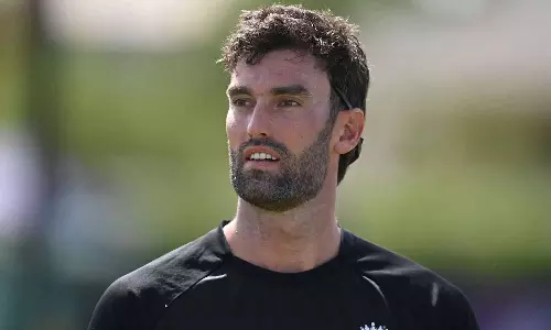 ஐ.சி.சி. விதிகளை மீறிய இங்கிலாந்து வேகப்பந்து வீரர்- டாப்லீக்கு அபராதம்