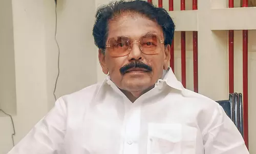 எல்லா ரேஷன் கார்டுக்கும் இல்லைங்க..!- பல்டி அடித்த அமைச்சர் கே.கே.எஸ்.எஸ்.ஆர்