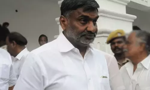 அதிமுக முன்னாள் அமைச்சர் மீது வழக்கு பதிவு