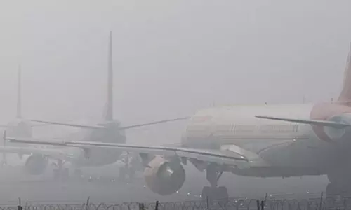 காற்றுமாசு கலந்த பனிமூட்டம்: டெல்லியில் பொது மக்களின் இயல்பு வாழ்க்கை பாதிப்பு