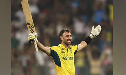 டி20 போட்டியில் 10,000 ரன்கள்: புதிய சாதனை படைத்த மேக்ஸ்வெல்