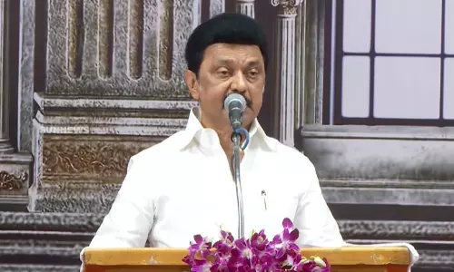 அ.தி.மு.க. ஆட்சியின் திட்டங்களா?:  சிரிக்காமல் பேட்டி அளிக்கிறார் இ.பி.எஸ்.- மு.க.ஸ்டாலின்