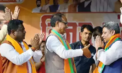 ஜார்க்கண்ட் சட்டசபை தேர்தல்: பா.ஜ.க.வில் இணைந்த ஆளுங்கட்சி எம்.எல்.ஏ.