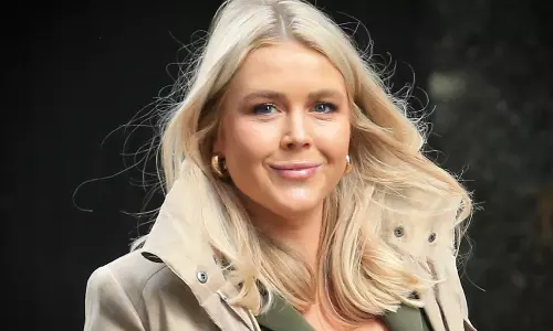 வெள்ளை மாளிகைக்கு 27 வயது பெண்ணை செய்தி தொடர்பாளராக நியமித்த டிரம்ப்