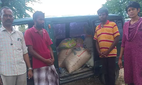 ஆம்னி வேனில் 500 கிலோ ரேசன் அரிசி பறிமுதல்- 2 பேர் கைது