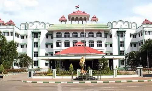 பிரசவத்தின் போது அலட்சியமாக கர்ப்பிணியின் மலக்குடலை கத்தரித்த விவகாரம்; நடவடிக்கை எடுக்க ஐகோர்ட் உத்தரவு