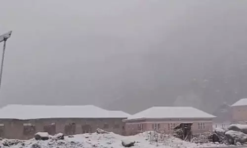 பனியால் மூடப்பட்ட ஜம்மு காஷ்மீர்- வைரலாகும் வீடியோ