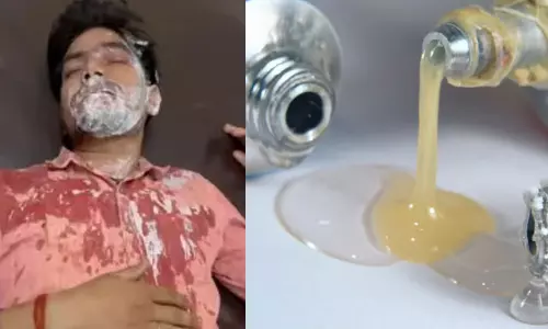 மோமோஸ் விற்பனை செய்யும் நபர் மீது பெவிகுவிக் பசை வீசி தாக்குதல்