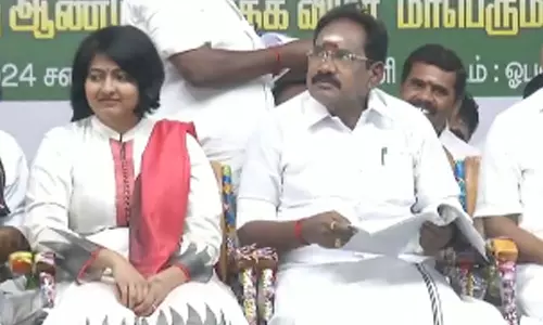 நயன்தாரா-தனுஷ் சண்டை தி.மு.க.வின் திசைதிருப்பும் வேலை- காயத்ரி ரகுராம்