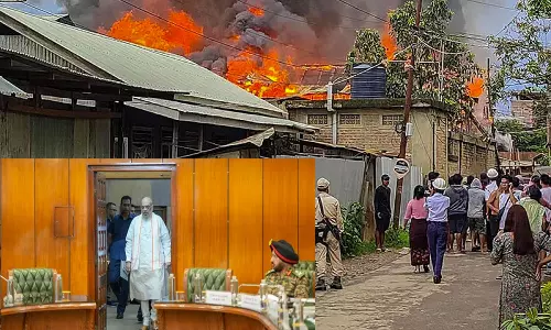 மணிப்பூர் வன்முறை குறித்து அமித் ஷா ஆலோசனை