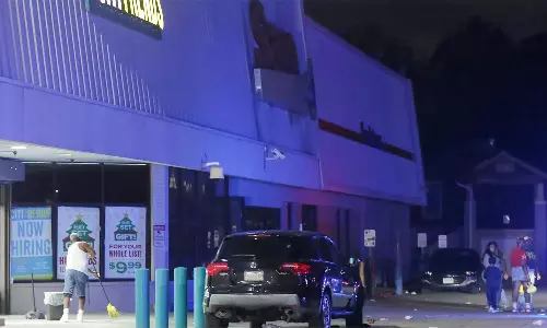 அமெரிக்கா: லூசியானா மாகாணத்தில் இரண்டு இடங்களில் துப்பாக்கிச்சூடு