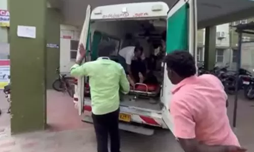 திருச்செந்தூரில் கோவில் யானை மிதித்து பாகன் உள்பட இருவர் உயிரிழப்பு