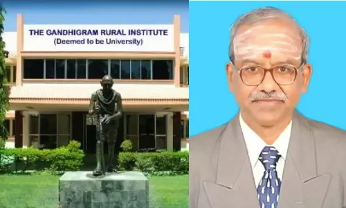 பாஜகவுக்கு ஆதரவாக பிரசாரம்..  சமஸ்கிருதம் படிக்க சொன்னதாக பேராசிரியர் மீது மாணவர்கள் புகார்