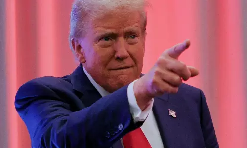 அமெரிக்காவில் தேசிய அவசரநிலை பிரகடனம் செய்ய  திட்டம் -  குண்டைத் தூக்கிப் போட்ட டிரம்ப்