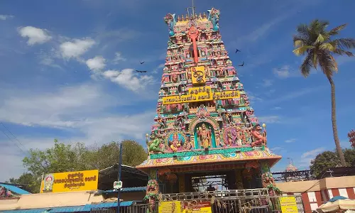 முருக  பக்தர்களின்  மனம்  கவர்ந்த  சிறுவாபுரி