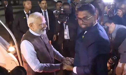 நீங்கள் தலைவர்களில் சாம்பியன்: பிரதமர் மோடியை பாராட்டிய கயானா அதிபர்