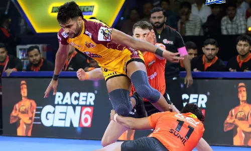 புரோ கபடி லீக்: மும்பை அணியை வீழ்த்தி திரில் வெற்றி பெற்றது தெலுங்கு டைட்டன்ஸ்