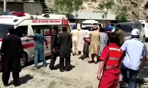 பாகிஸ்தானில் பயங்கரவாத தாக்குதல்- 38 பேர் உயிரிழப்பு