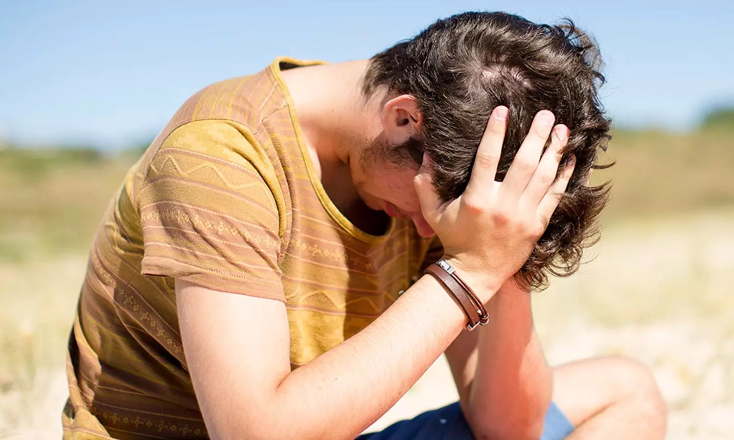 கடன் தொகை செலுத்தாதவரின் வீட்டில் பெயிண்டால் எழுதிய நிதி நிறுவன ஊழியர்கள்... தற்கொலைக்கு முயன்ற நபர் கடன் தொகை செலுத்தாதவரின் வீட்டில் பெயிண்டால் எழுதிய நிதி நிறுவன ஊழியர்கள்... தற்கொலைக்கு முயன்ற நபர்